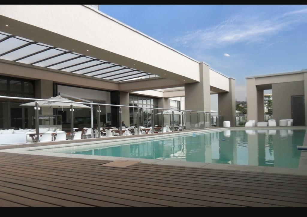 615 Sandton Skye Johannesburg Exterior photo